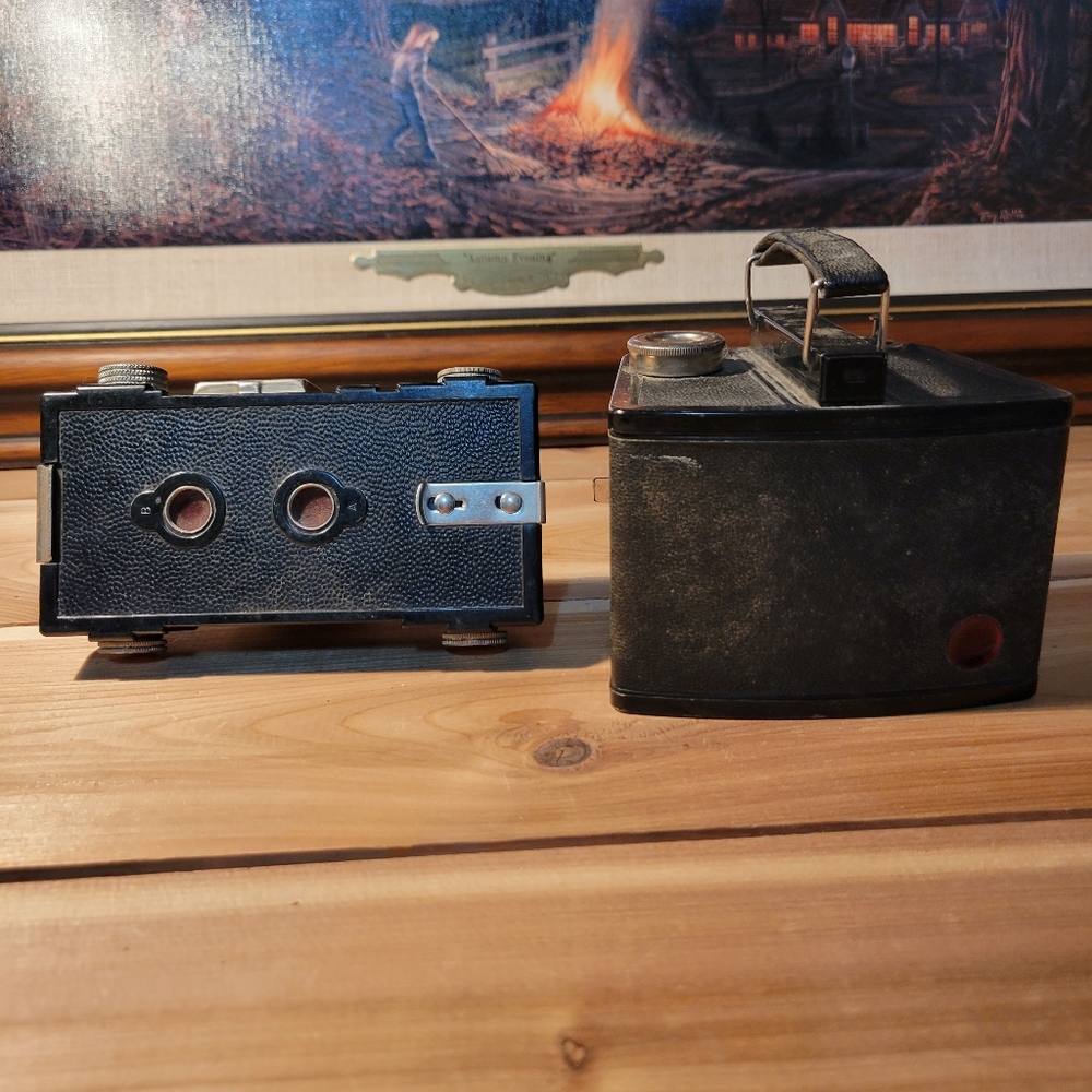 Vintage Cameras - Picture 2 of 4